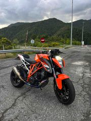 KTM 1290 Super Duke R 2016-thumb-6