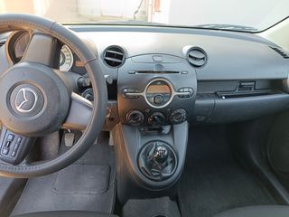 Mazda 2 2008-thumb-5