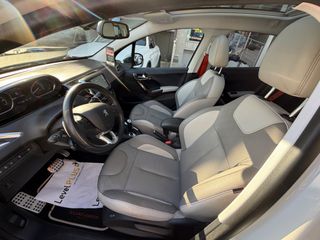 Peugeot 208 2015 Panorama full extra-thumb-11