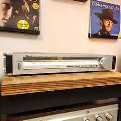 Akai AT-K02 AM/FM Stereo Vintage Tuner (1980) με Rack Handles