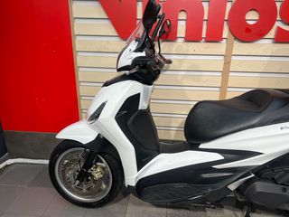 Piaggio Beverly 400 2021-thumb-12
