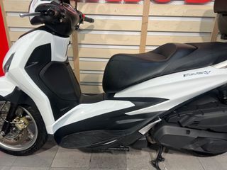 Piaggio Beverly 400 2021-thumb-15