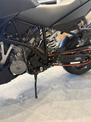 KTM 990 Duke 2007 ktm duke 990-thumb-9