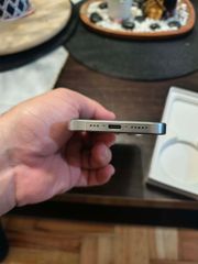 Πωλείται Apple IPhone 15 pro-thumb-4