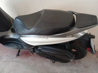 Piaggio Beverly 350 2018 BEVERLY 350 SPORT TOURING-thumb-1