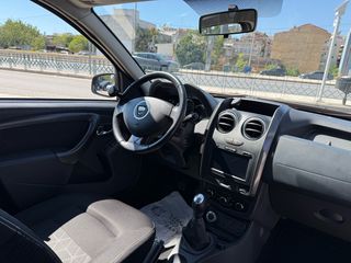 Dacia Duster 2014 4x4-thumb-37
