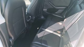 Tesla Model Y 2023 PREMIUM-thumb-7