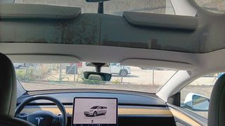 Tesla Model Y 2023 PREMIUM-thumb-9