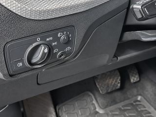 Audi Q2 2017 30 TDI S tronic-thumb-9