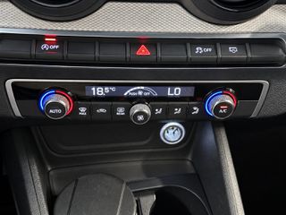 Audi Q2 2017 30 TDI S tronic-thumb-16