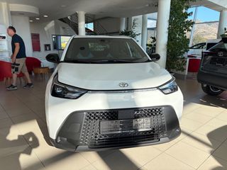 Toyota Aygo (X) 2026 ΕΤΟΙΜΟΠΑΡΑΔΟΤΟ HEV X-PLAY ΝΕΑ ΓΕΝΙΑ-thumb-1