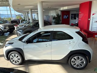 Toyota Aygo (X) 2026 ΕΤΟΙΜΟΠΑΡΑΔΟΤΟ HEV X-PLAY ΝΕΑ ΓΕΝΙΑ-thumb-4
