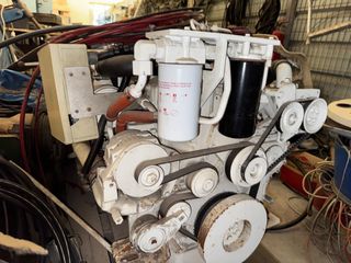 Cummins QSL 8.9L 350HP (261KW)