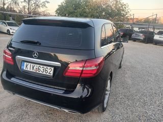 Mercedes-Benz B 180 2016-thumb-11