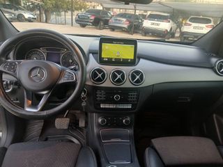 Mercedes-Benz B 180 2016-thumb-25