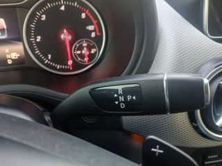 Mercedes-Benz B 180 2016-thumb-32