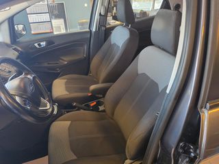Ford Escort 2016-thumb-12