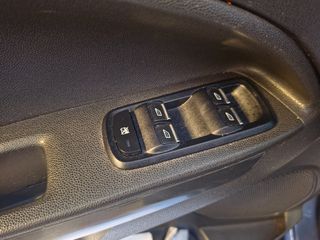 Ford Escort 2016-thumb-13