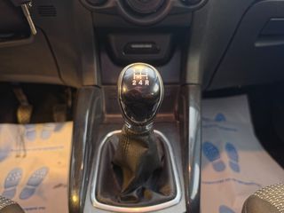 Ford Escort 2016-thumb-17