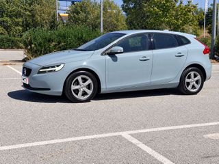 Volvo V40 2020 V40 D2-thumb-2