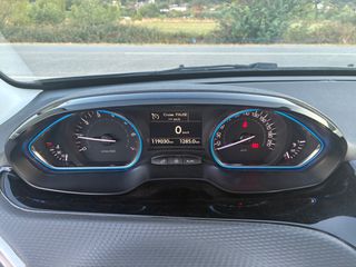 Peugeot 2008 2017 Euro6 pure tech allure led klima navi car play android-thumb-8