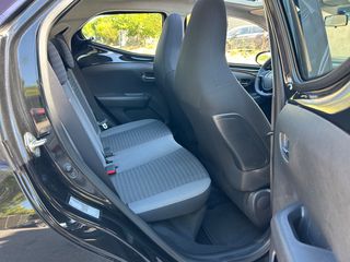 Toyota Aygo (X) 2019 1.0 X-Play Sport Cabrio F1 autom Kamera 72Hp-thumb-18