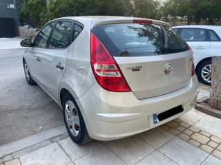 Hyundai i 30 2010-thumb-1
