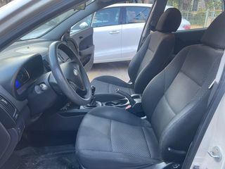 Hyundai i 30 2010-thumb-8