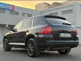 Porsche Cayenne 2004-thumb-3