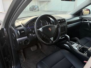 Porsche Cayenne 2004-thumb-8