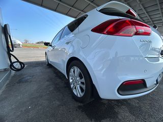 Kia Ceed / cee'd 2013-thumb-2