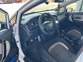 Kia Ceed / cee'd 2013-thumb-11