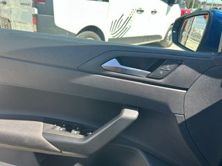 Volkswagen Polo 2022 TRENDLINE-thumb-18