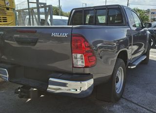 Toyota Hilux 2019-thumb-3
