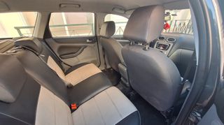 Ford Focus 2011 STATION WAGON-thumb-3