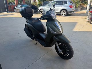 Piaggio Beverly 300 2018-thumb-2