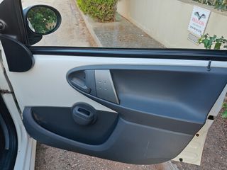 Citroen C1 2012-thumb-11
