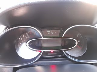 Renault Clio 2016 1150cc 75hp navi-thumb-10