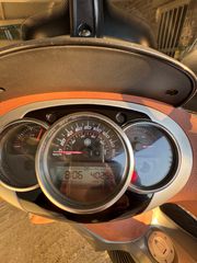 Piaggio Beverly 350 2012-thumb-10