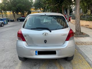 Toyota Yaris 2009-thumb-2