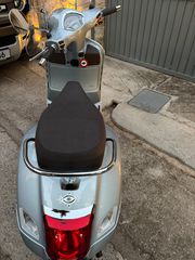 Vespa GTS 300 2023-thumb-2