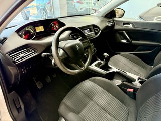 Peugeot 308 2016-thumb-10