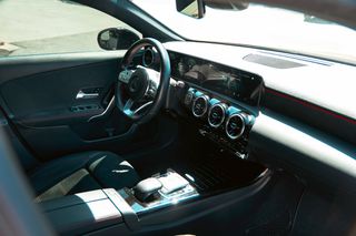 Mercedes-Benz A 200 2020-thumb-64