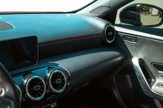 Mercedes-Benz A 200 2020-thumb-43