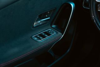 Mercedes-Benz A 200 2020-thumb-59