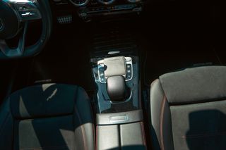 Mercedes-Benz A 200 2020-thumb-60