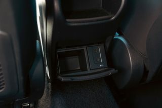 Mercedes-Benz A 200 2020-thumb-61