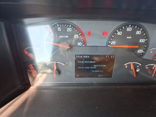 Volvo 2011 FH13 420-thumb-7