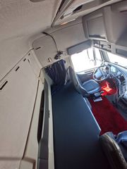 Volvo 2011 FH13 420-thumb-14