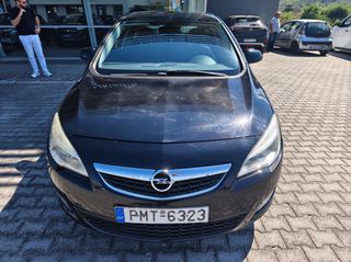 Opel Astra 2010-thumb-5